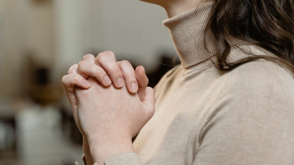 Quand la Foi Devient Épreuve : L’Espérance dans l’Abandon à Dieu